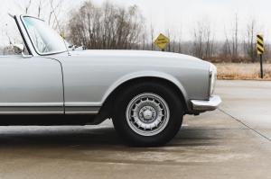 Mercedes-Benz 280 SL 1969 года  (EU)